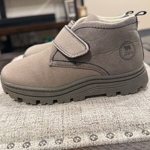 Carter’s Donnie Boy’s Oak Fashioned Toddler Boots (Size: 11M)